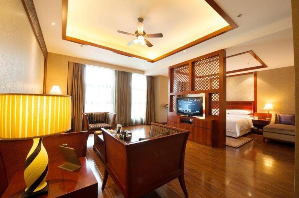 Chongqing Huachen International Hotel Екстер'єр фото